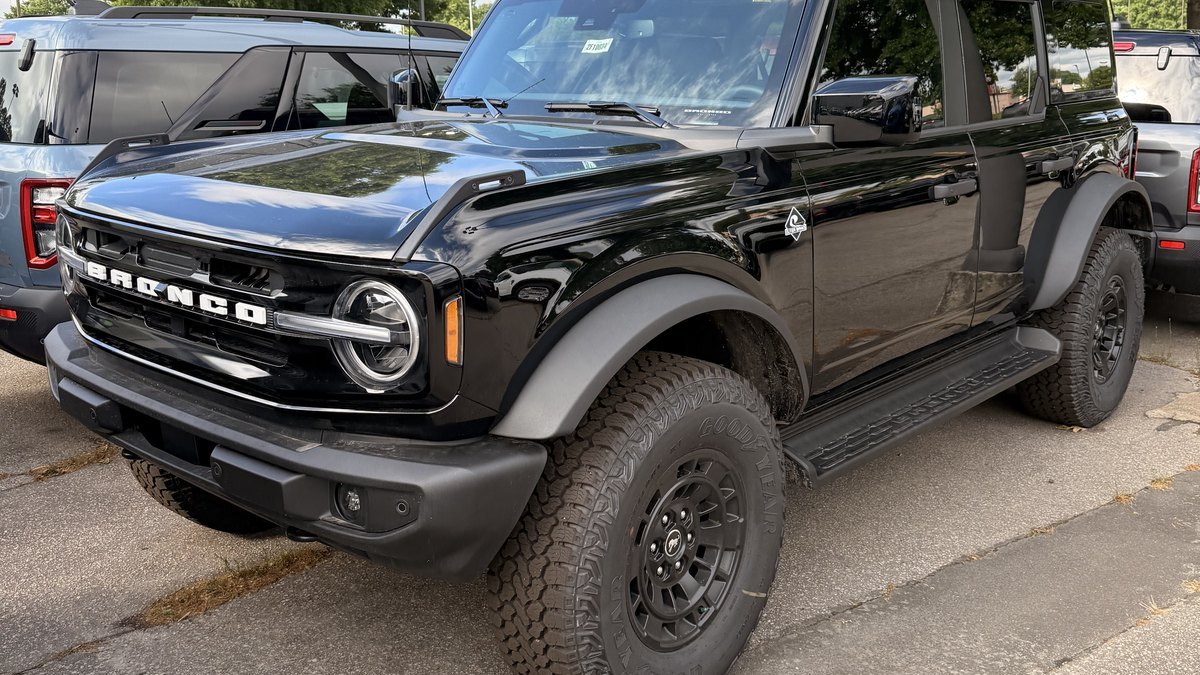 Posted listing — 2024 Ford Bronco Outer Banks